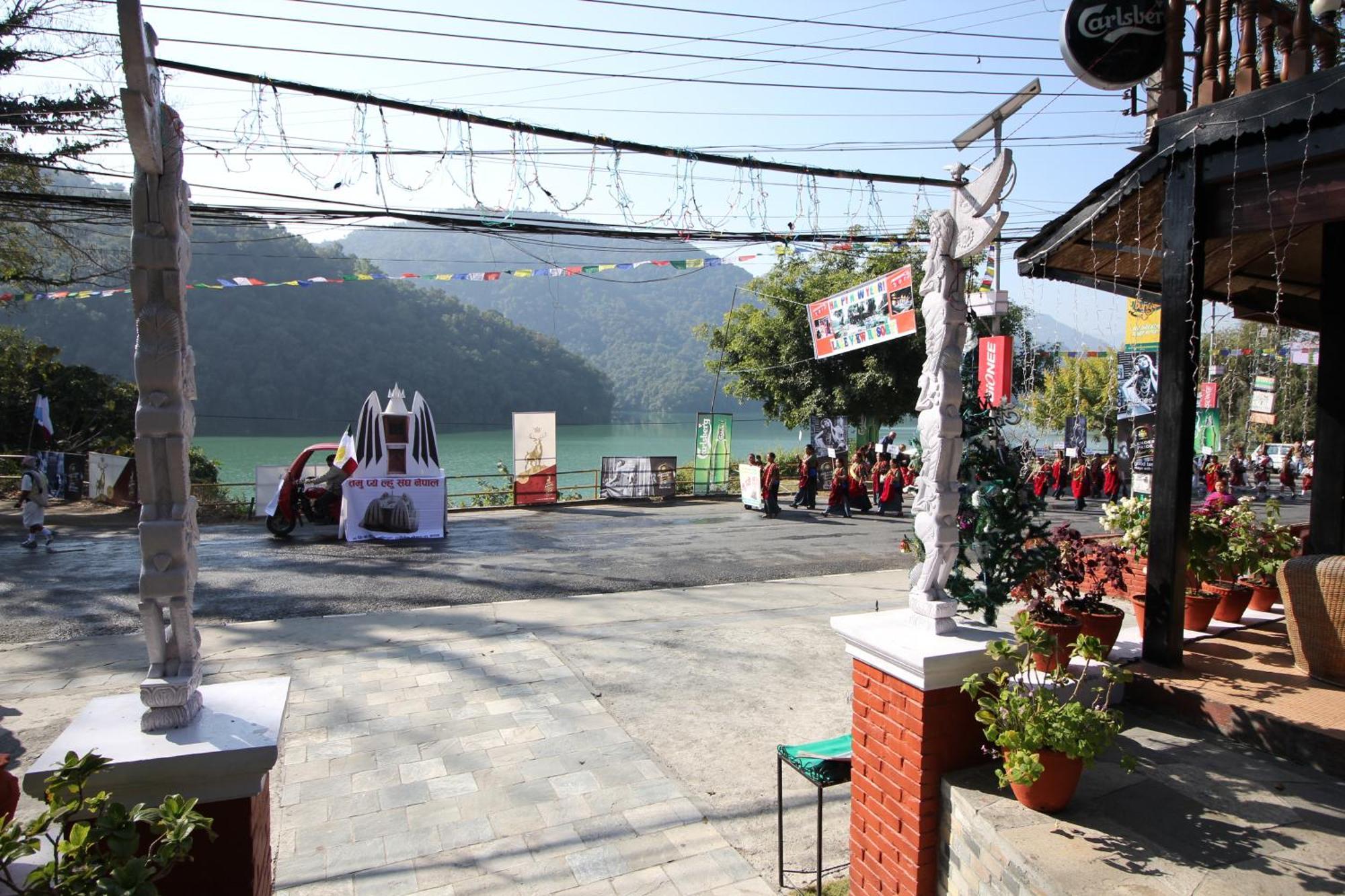 Lake View Resort Pokhara Ngoại thất bức ảnh