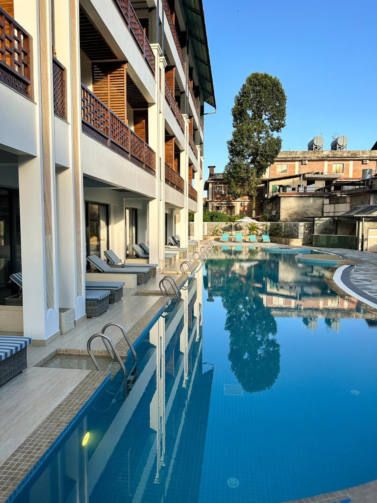 Lake View Resort Pokhara Ngoại thất bức ảnh