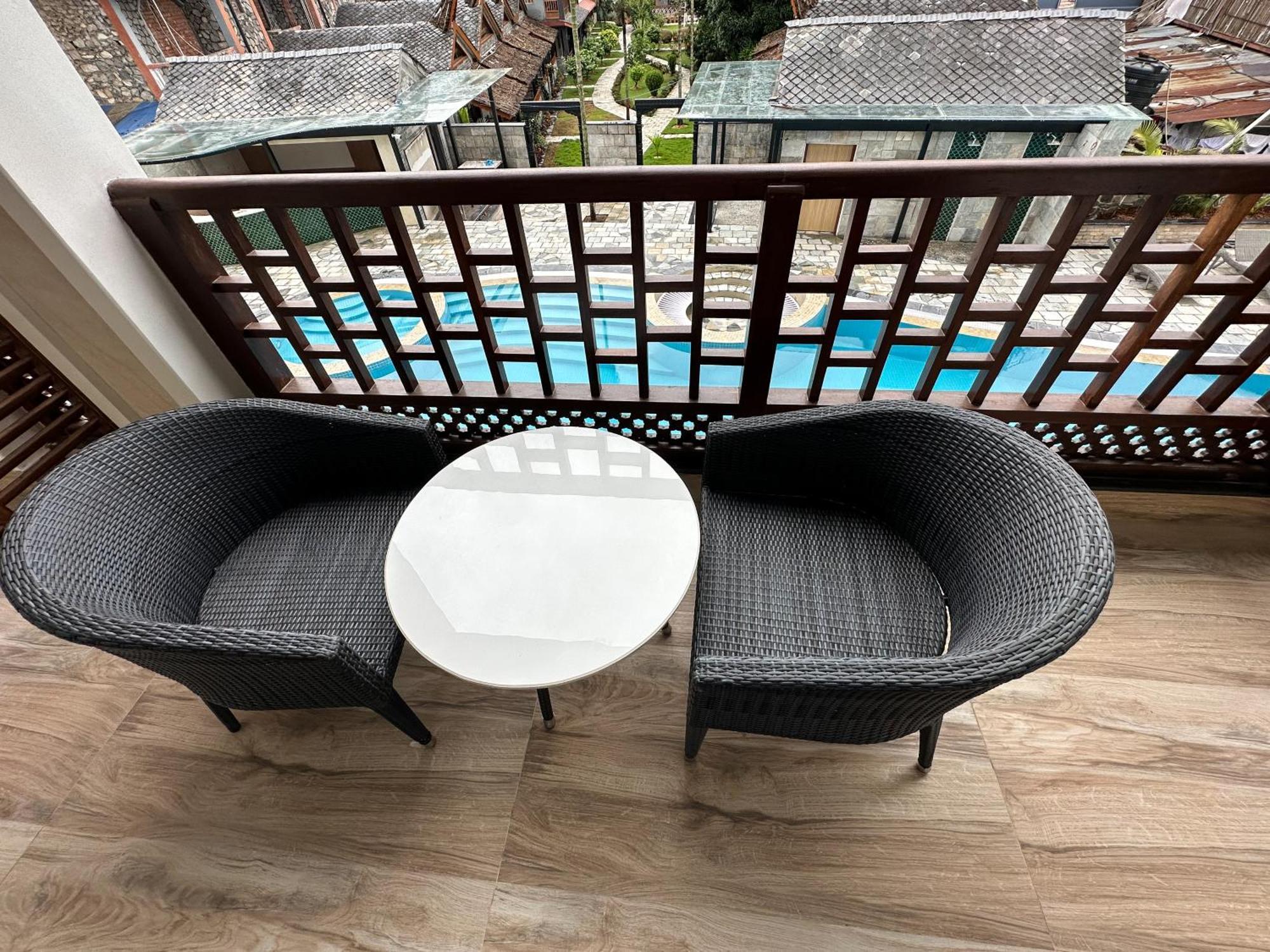 Lake View Resort Pokhara Ngoại thất bức ảnh