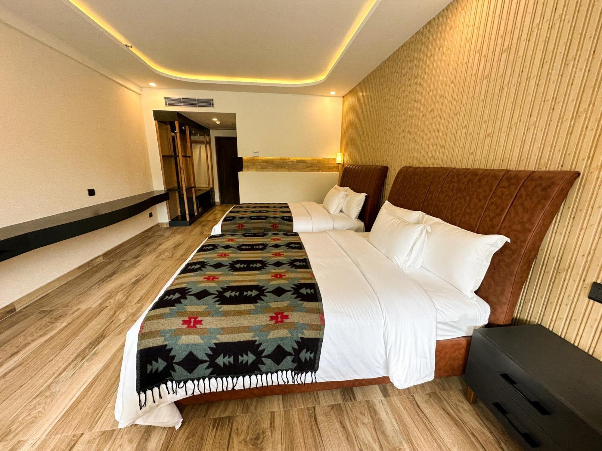 Lake View Resort Pokhara Ngoại thất bức ảnh