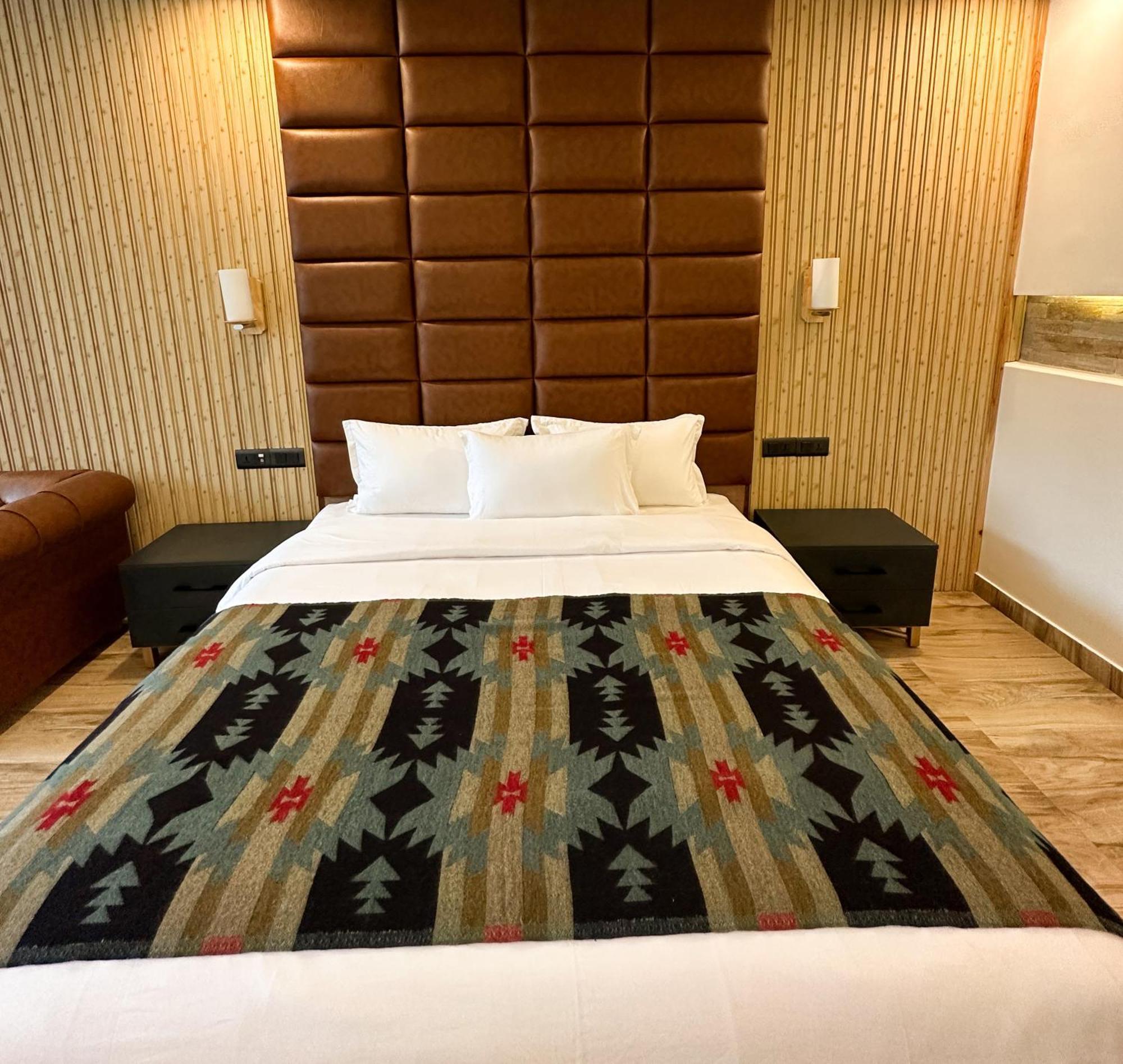 Lake View Resort Pokhara Ngoại thất bức ảnh