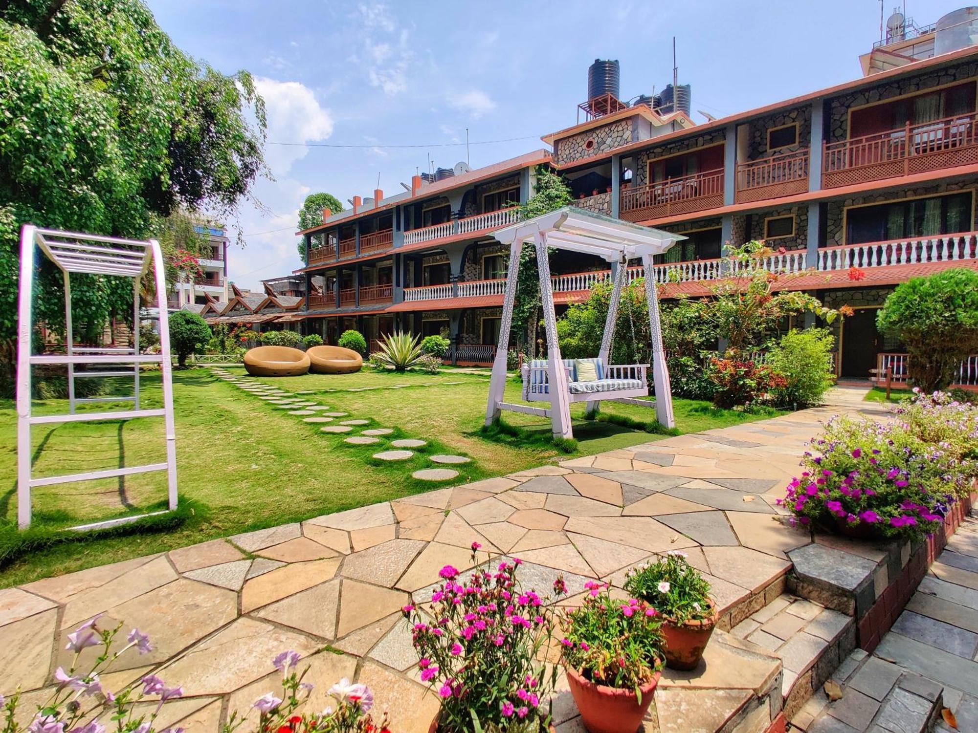 Lake View Resort Pokhara Ngoại thất bức ảnh