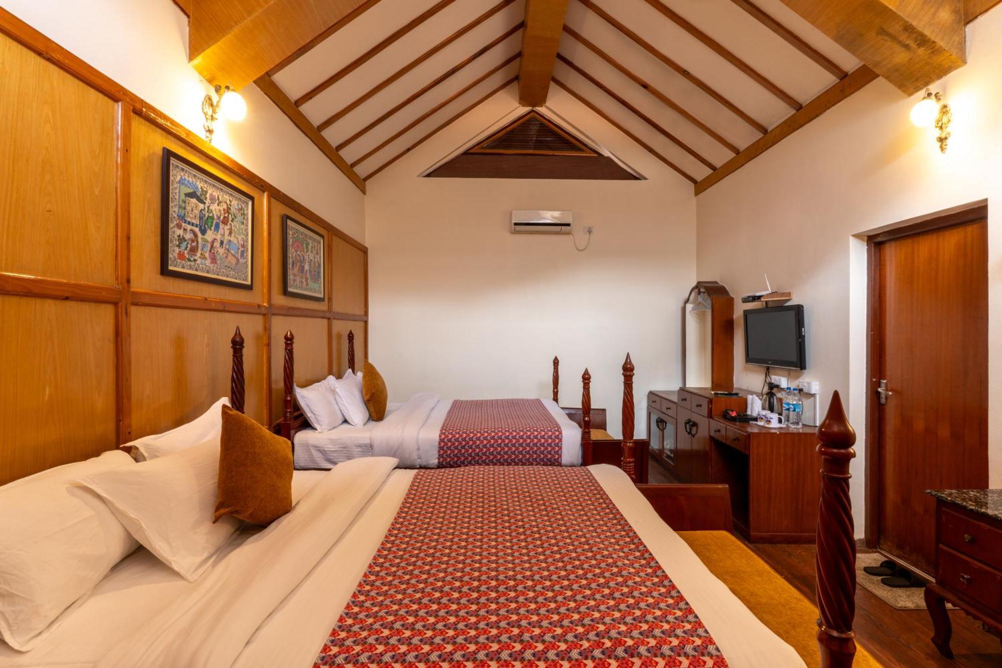 Lake View Resort Pokhara Ngoại thất bức ảnh