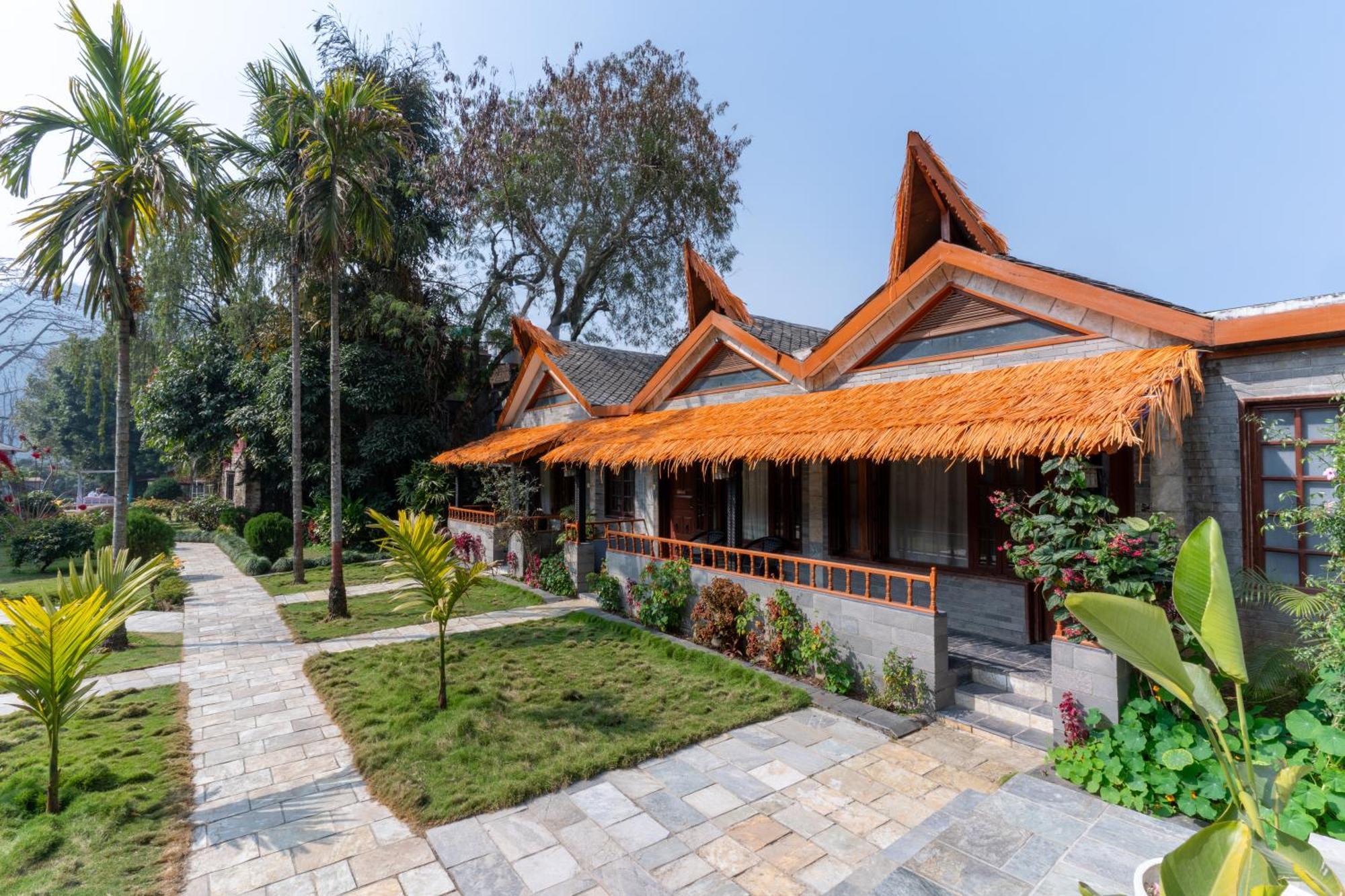 Lake View Resort Pokhara Ngoại thất bức ảnh
