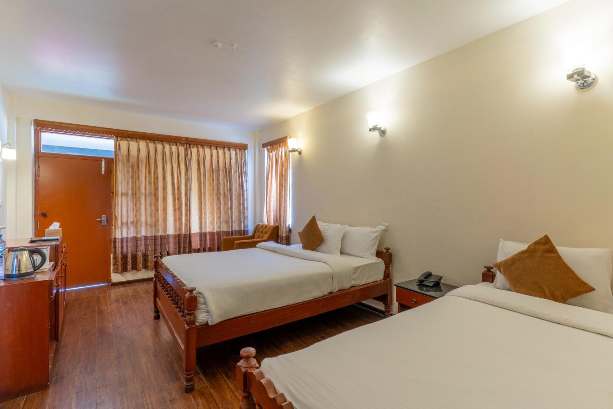 Lake View Resort Pokhara Ngoại thất bức ảnh