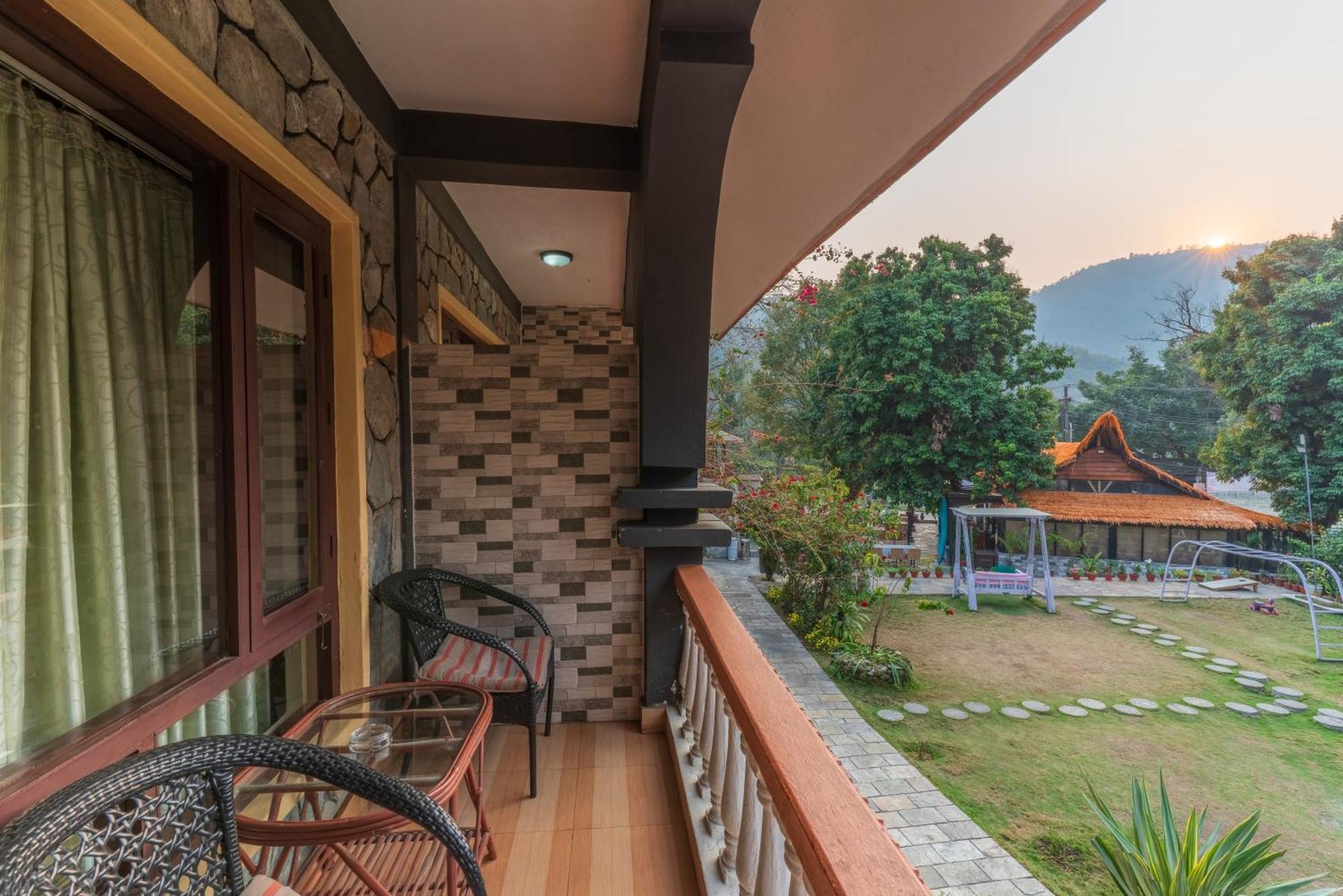 Lake View Resort Pokhara Ngoại thất bức ảnh
